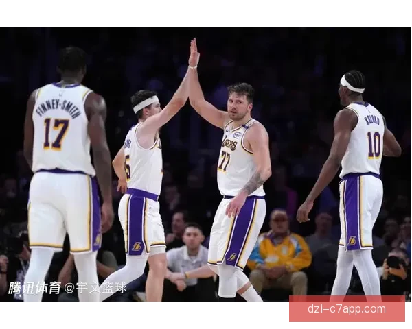 东契奇三双湖人胜狼队精彩 东契奇三双湖人胜狼队精彩